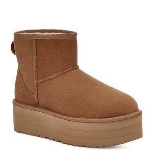 New in Box: Ugg platform mini. Chestnut size 9